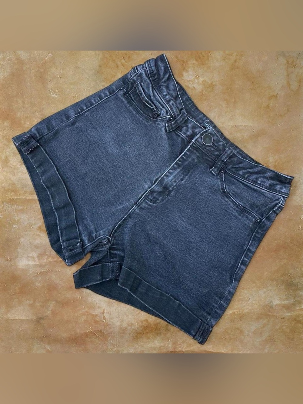 Fashion Nova cuffed high-rise black/charcoal wash denim shorts, size 5